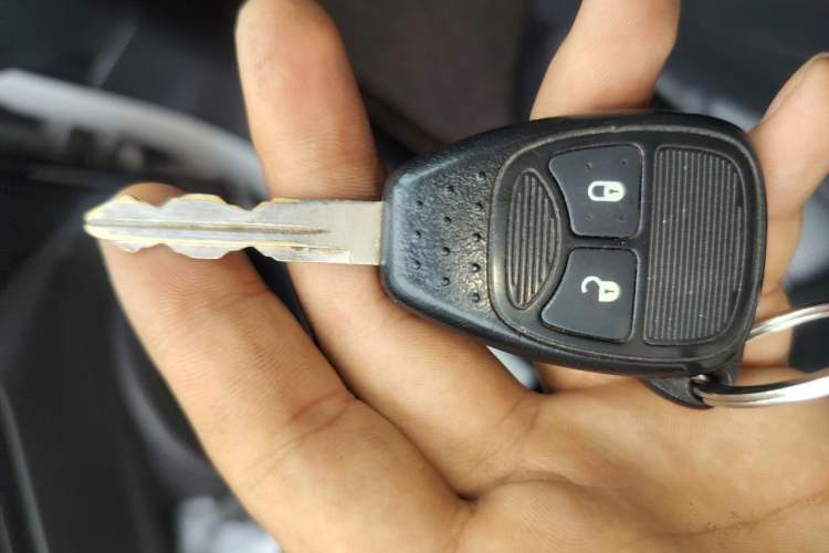 Used Jeep Compass 2014 2.4L four-wheel drive sport version Vehicle Key