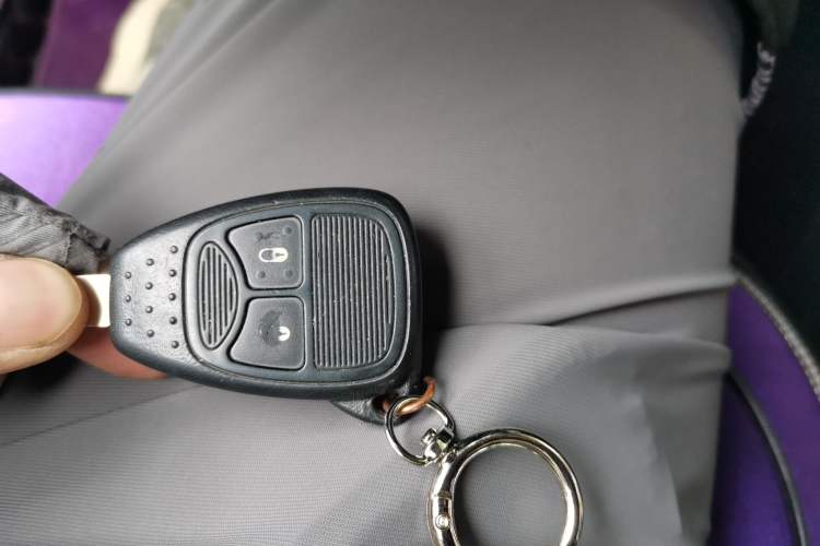 Used Jeep Compass 2014 2.0L two-wheel drive sport version Vehicle Key