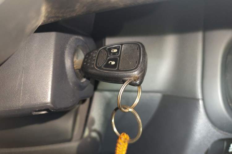Used Jeep Compass 2014 2.0L two-wheel drive sport version Vehicle Key