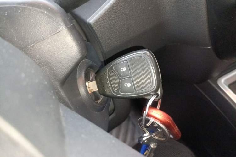 Used Jeep Compass 2014 2.4L Four-Wheel Drive Serpentine Collection Edition Vehicle Key