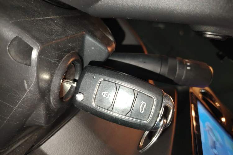 Used Jeep Compass 2014 2.0L two-wheel drive luxury version Vehicle Key