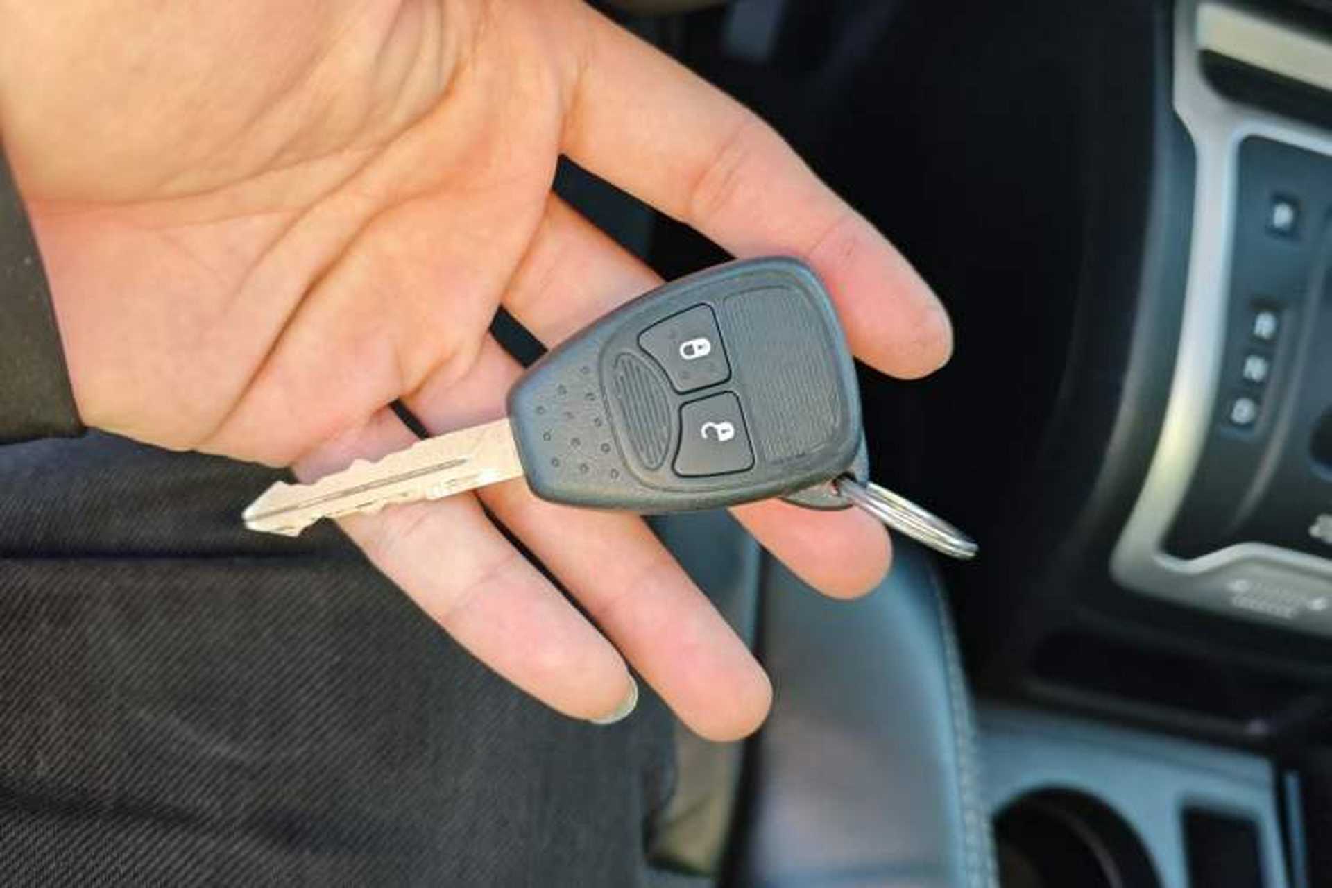 Used Jeep Compass 2014 2.4L four-wheel drive luxury version Vehicle Key