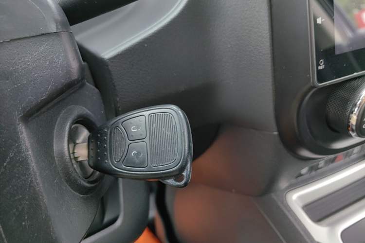Used Jeep Compass 2014 2.0L two-wheel drive luxury version Vehicle Key