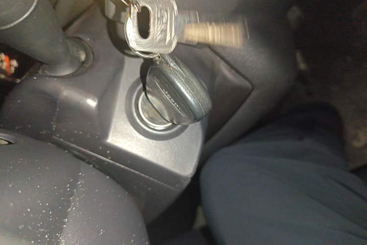 Used Jeep Compass 2014 2.4L four-wheel drive sport version Vehicle Key