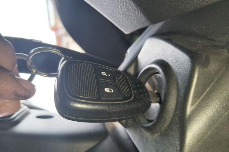 Used Jeep Compass 2014 2.4L Four-Wheel Drive Serpentine Collection Edition Vehicle Key