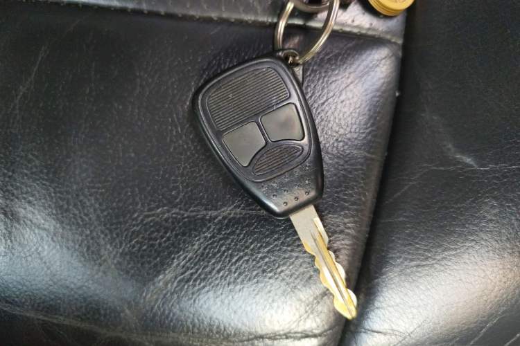 Used Jeep Compass 2014 2.0L two-wheel drive luxury version Vehicle Key