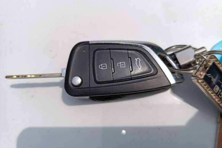 Used Jeep Compass 2014 2.0L two-wheel drive luxury version Vehicle Key