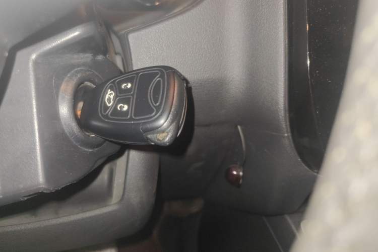 Used Jeep Compass 2014 2.0L two-wheel drive luxury version Vehicle Key