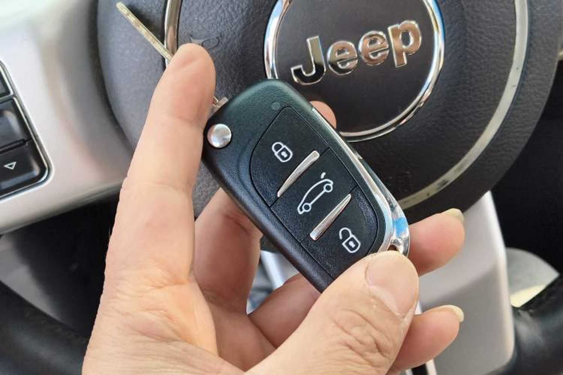 Used Jeep Compass 2014 Revised Version 2.4L Four-Wheel Drive Comfort Edition Vehicle Key