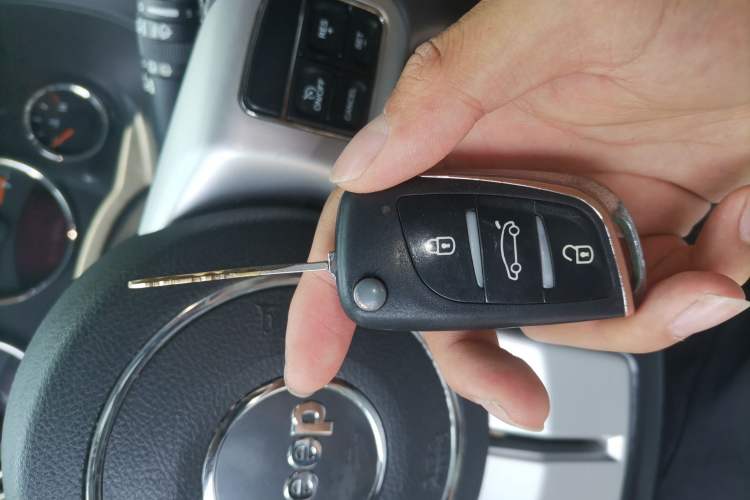 Used Jeep Compass 2014 2.4L four-wheel drive luxury version Vehicle Key