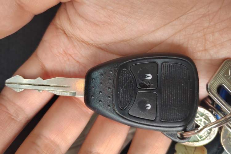 Used Jeep Compass 2014 2.4L four-wheel drive sport version Vehicle Key