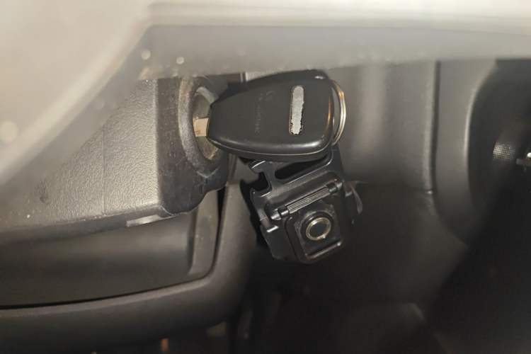 Used Jeep Compass 2014 2.0L two-wheel drive sport version Vehicle Key