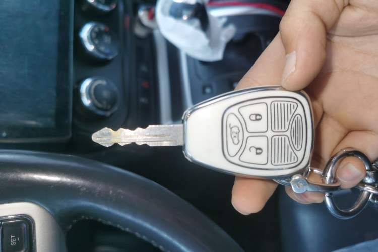 Used Jeep Compass 2014 2.4L four-wheel drive sport version Vehicle Key
