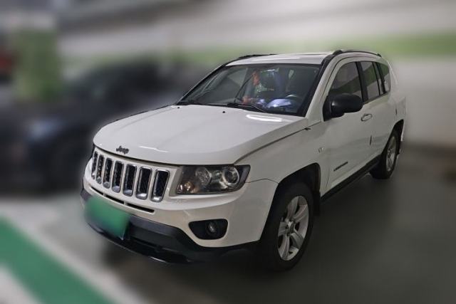 Jeep Compass 2014 2.4L four-wheel drive sport version usata