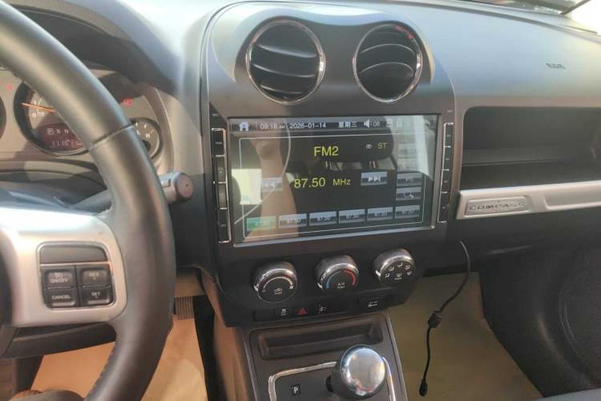 Used Jeep Compass 2015 2.0L two-wheel drive sport version Audio And AC Panel