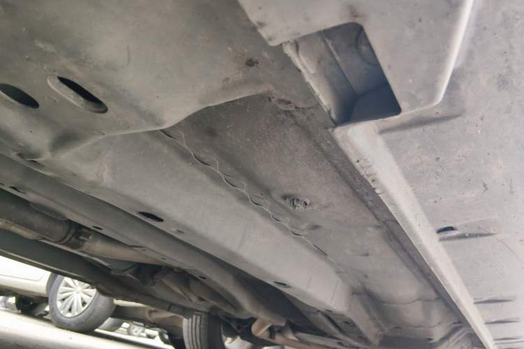 Used Jeep Compass 2015 2.0L two-wheel drive sport version Chassis Front Right