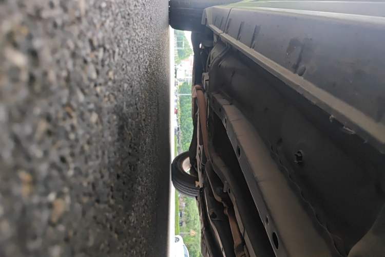 Used Jeep Compass 2015 2.0L two-wheel drive sport version Chassis Front Right