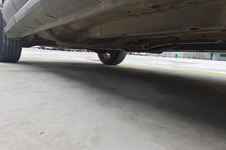 Used Jeep Compass 2015 2.0L two-wheel drive sport version Chassis Front Right