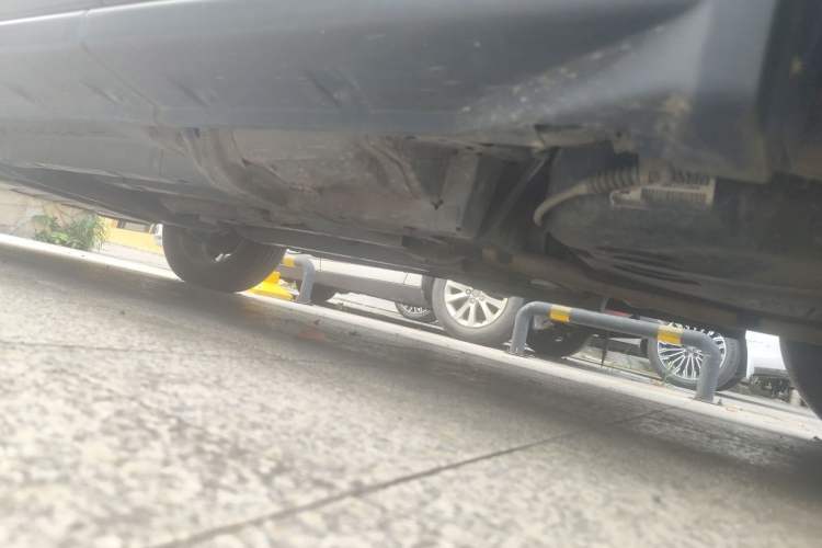 Used Jeep Compass 2015 2.0L two-wheel drive sport version Chassis Rear Left