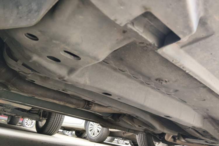 Used Jeep Compass 2015 2.0L two-wheel drive sport version Chassis Rear Right