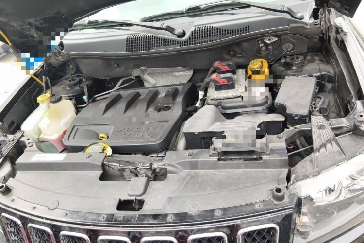 Used Jeep Compass 2015 2.0L two-wheel drive sport version Engine Bay