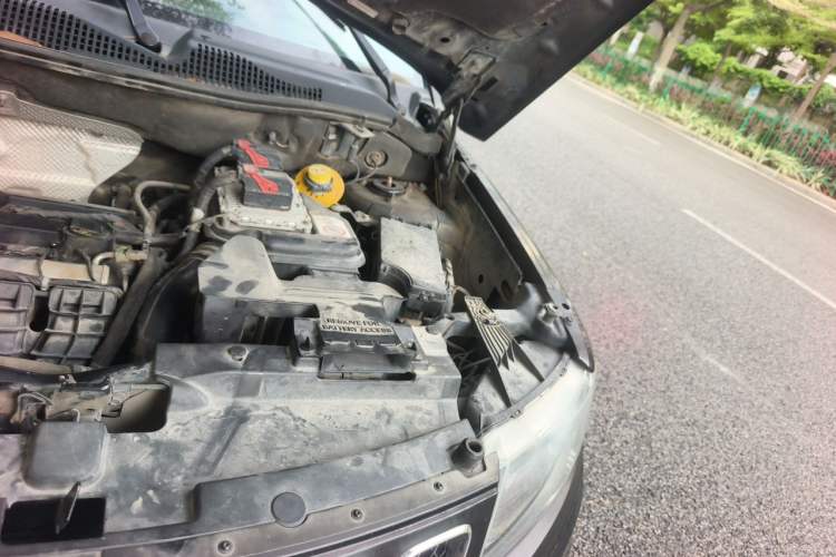 Used Jeep Compass 2015 2.0L two-wheel drive sport version Engine Bay Left