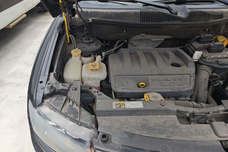 Used Jeep Compass 2015 2.0L two-wheel drive sport version Engine Bay Right