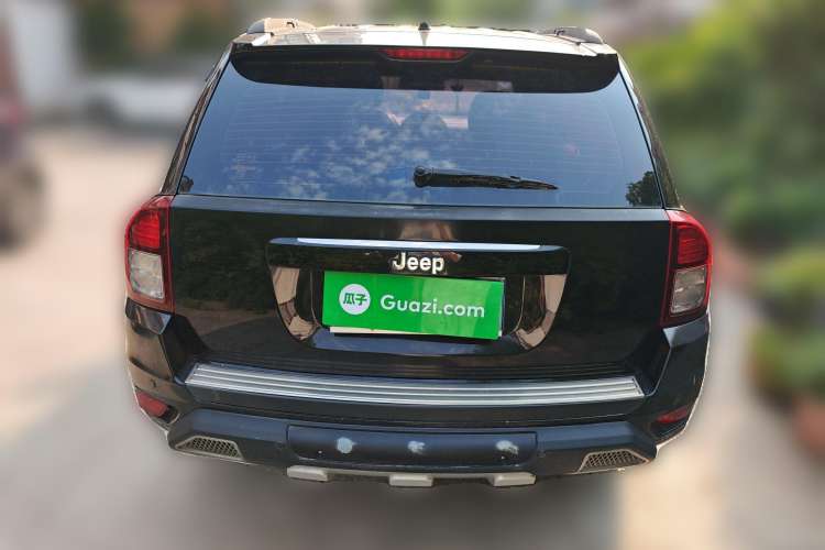Used Jeep Compass 2015 2.0L two-wheel drive sport version Exterior 4