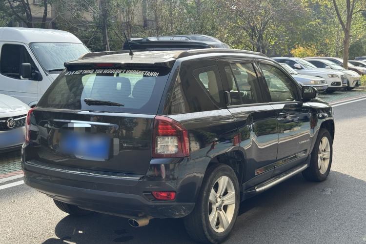 Used Jeep Compass 2015 2.0L two-wheel drive sport version Exterior 5