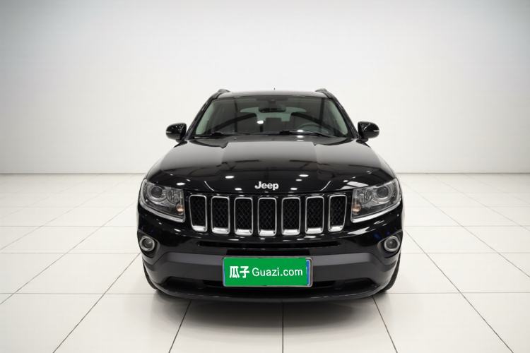 Used Jeep Compass 2015 2.0L two-wheel drive sport version Front