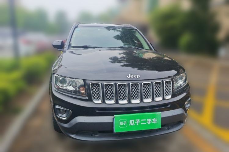 Used Jeep Compass 2015 2.0L Two-Wheel Drive Luxury Edition Front