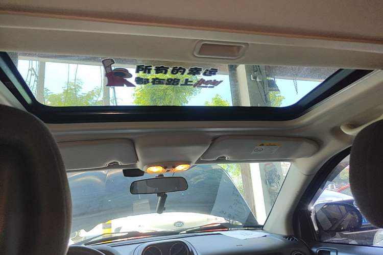 Used Jeep Compass 2015 2.0L two-wheel drive sport version Headliner