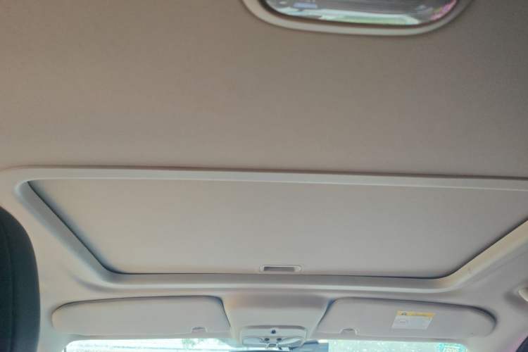 Used Jeep Compass 2015 2.0L Two-Wheel Drive Luxury Edition Headliner