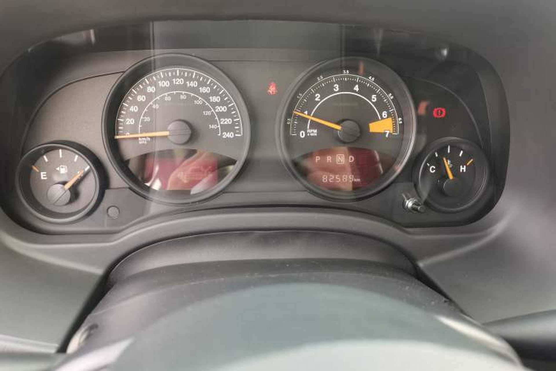 Used Jeep Compass 2015 2.0L two-wheel drive sport version Instrument Cluster