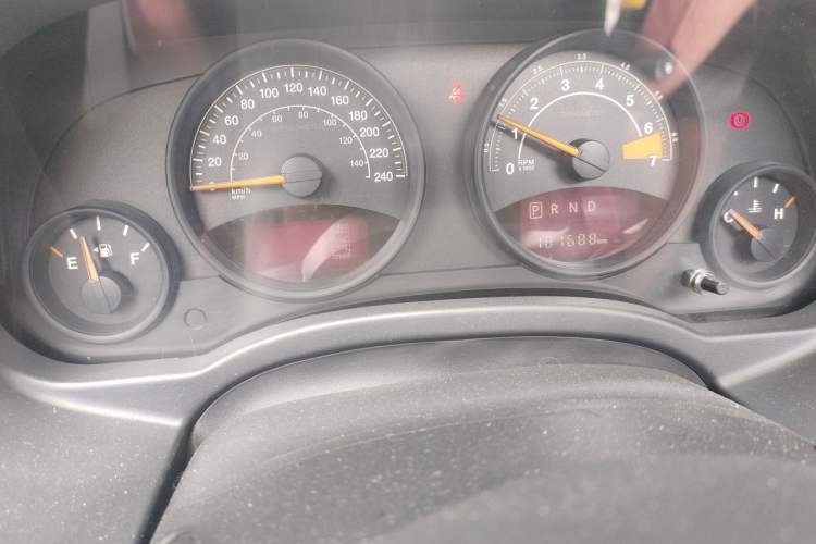 Used Jeep Compass 2015 2.0L two-wheel drive sport version Instrument Cluster