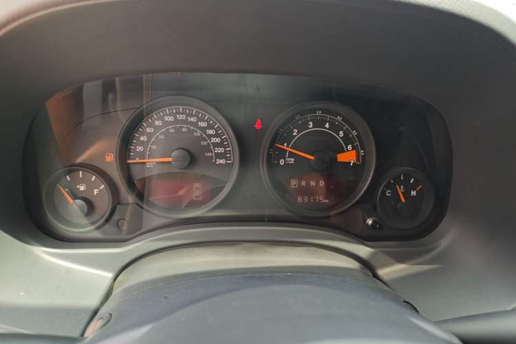 Used Jeep Compass 2015 2.0L two-wheel drive sport version Instrument Cluster