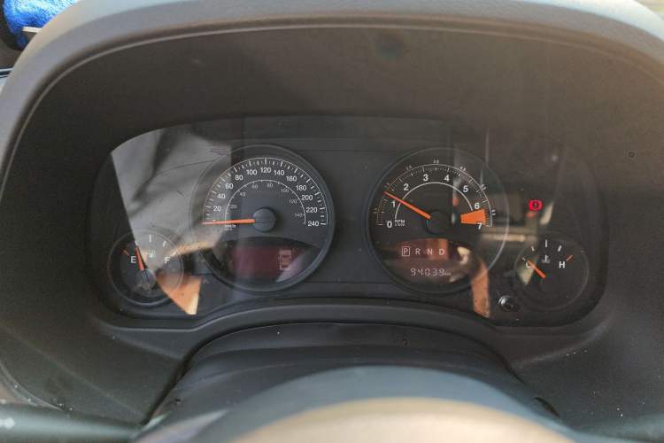 Used Jeep Compass 2015 2.0L two-wheel drive sport version Instrument Cluster