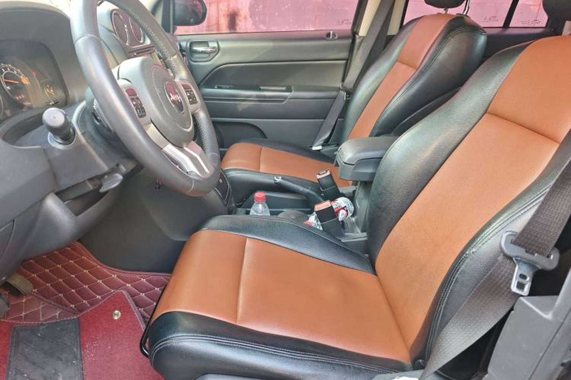 Used Jeep Compass 2015 2.0L two-wheel drive sport version Left Front Seat