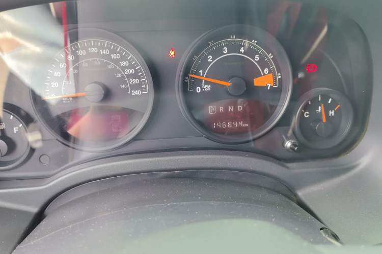 Used Jeep Compass 2015 2.0L two-wheel drive sport version Odometer Close Up