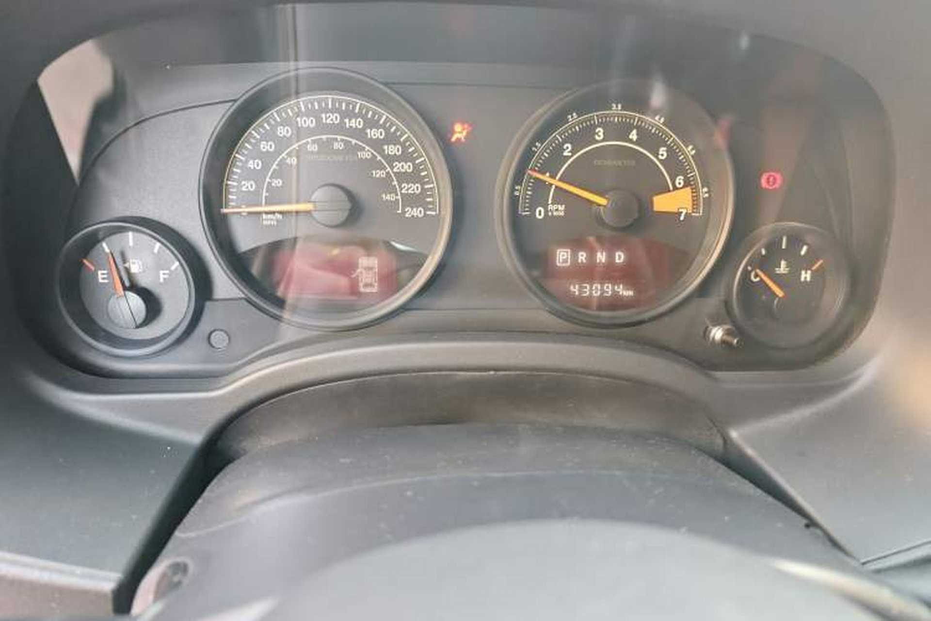 Used Jeep Compass 2015 2.0L two-wheel drive sport version Odometer Close Up