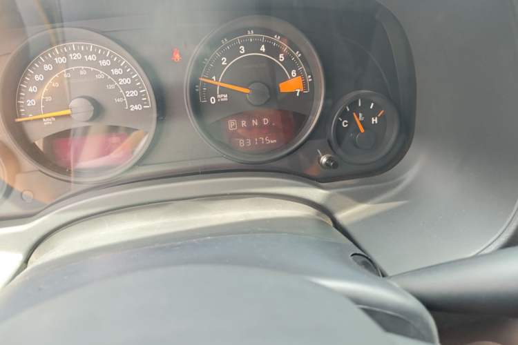 Used Jeep Compass 2015 2.0L two-wheel drive sport version Odometer Close Up