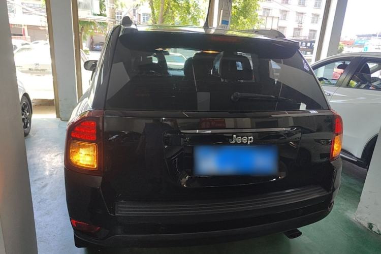Used Jeep Compass 2015 2.0L two-wheel drive sport version Rear