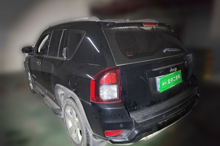 Used Jeep Compass 2015 2.0L two-wheel drive sport version Rear Left 45 Deg