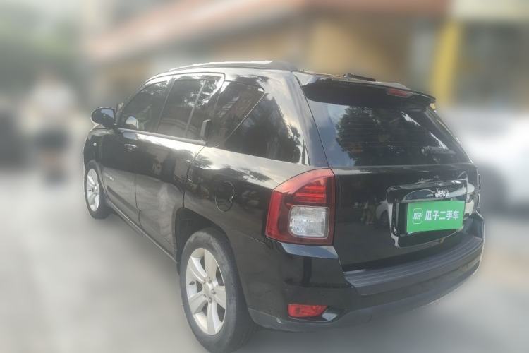 Used Jeep Compass 2015 2.0L two-wheel drive sport version Rear Left 45 Deg