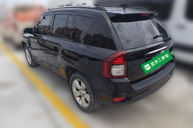 Used Jeep Compass 2015 2.0L two-wheel drive sport version Rear Left 45 Deg