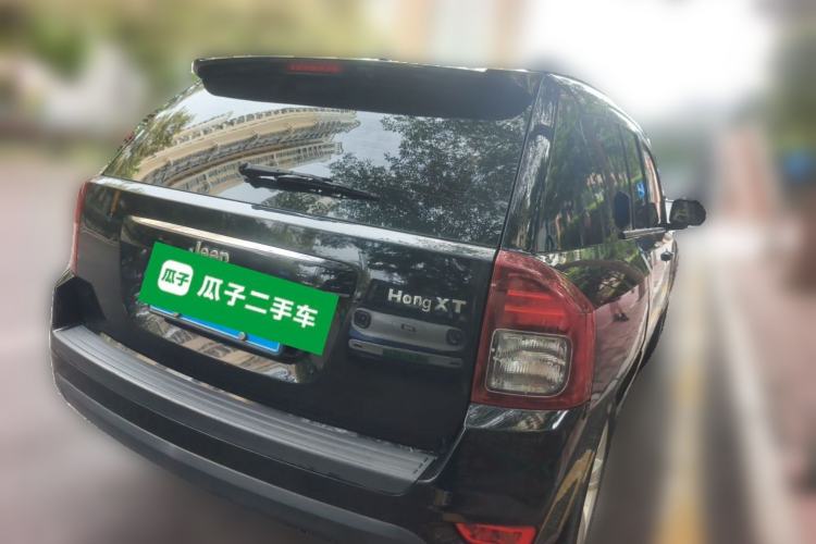 Used Jeep Compass 2015 2.0L two-wheel drive sport version Rear Right 45 Deg