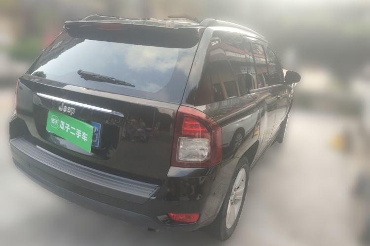 Used Jeep Compass 2015 2.0L two-wheel drive sport version Rear Right 45 Deg