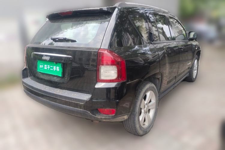 Used Jeep Compass 2015 2.0L two-wheel drive sport version Rear Right 45 Deg
