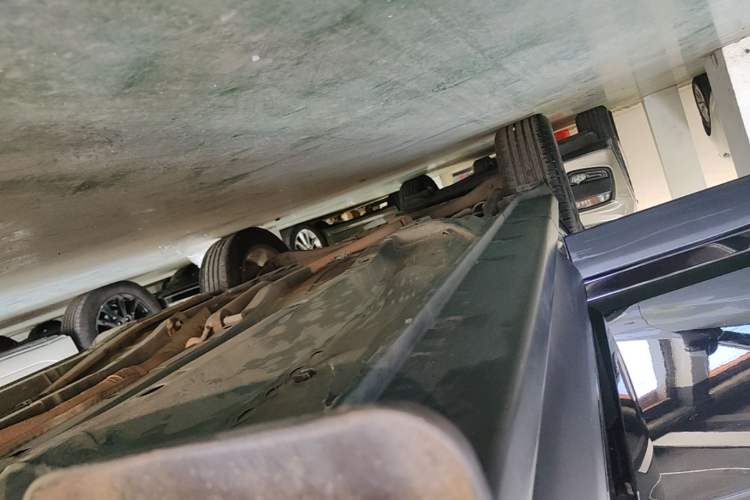 Used Jeep Compass 2015 2.0L two-wheel drive sport version Right Side Sill
