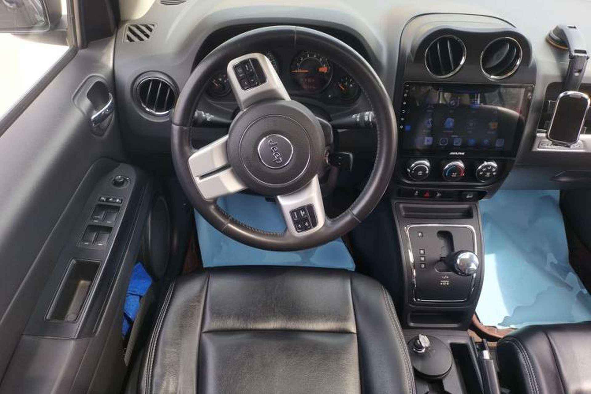 Used Jeep Compass 2015 2.0L two-wheel drive sport version Steering Wheel